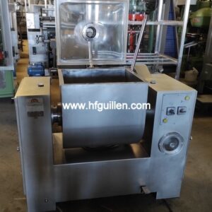 AMASADORA DE CARNE CON VACIO CATO