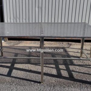 MESA DE ACERO INOX CON CHAPA AGUJEREADA