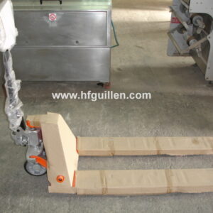 TRANSPALETA MANUAL 2.500 KG